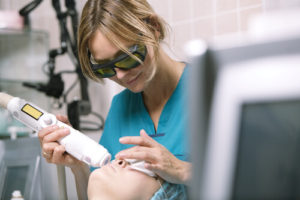 difference between plastic and cosmetic surgery